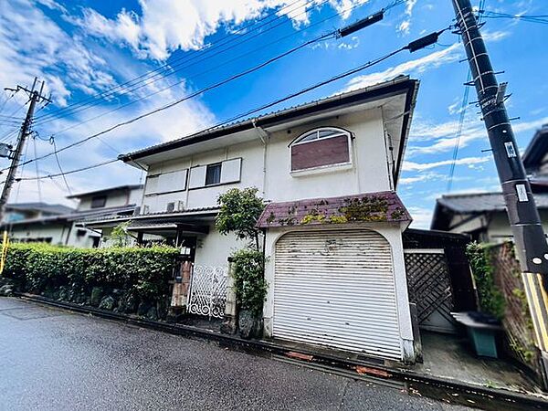 建築条件はありません。お好きな工務店やハウスメーカーでのこだわり建築が可能です♪