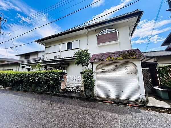 整形地の為、建築計画を立てていただきやすいです。間口は約16.5ｍで並列での駐車スペースがご検討いただけます♪
