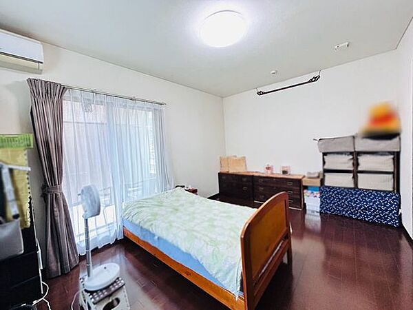 全居室二面採光で通風良好です。10.7帖洋室は、南向きのバルコニーに面しています♪