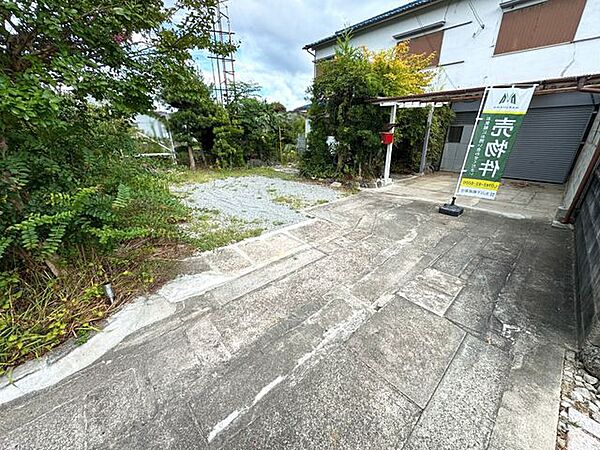 建築条件無し土地です。お好きな工務店やハウスメーカーでのこだわり建築が可能です♪