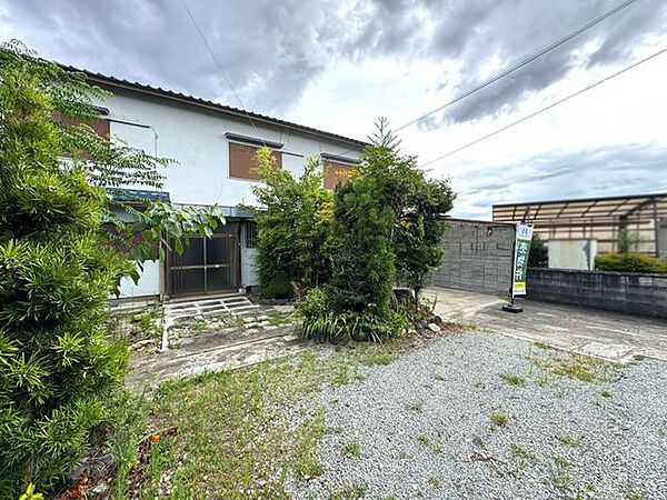 土地面積は約117.5坪です。平屋建築や複数台の駐車スペースもご検討いただける広さです♪（駐車スペースは車種による）
