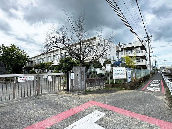 田原本町立南小学校 徒歩4分。 270m
