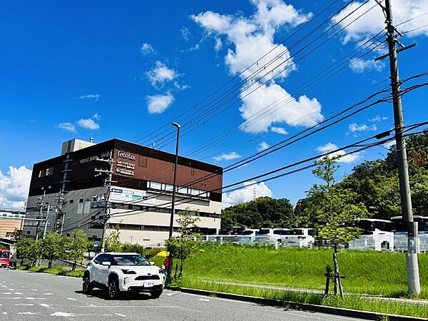 リコラス登美ヶ丘 徒歩27分。 2090m