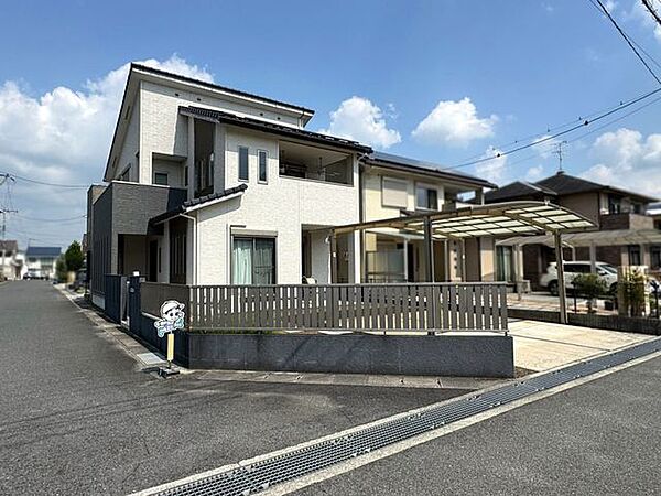 LDKは約17.5帖、リビングは上部吹抜けとなり、開放感を感じる事ができます♪