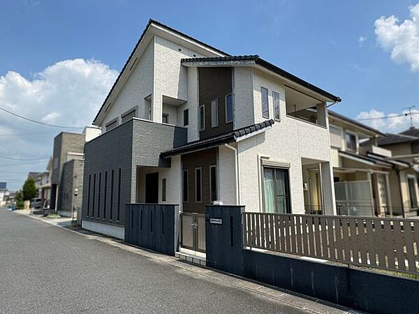 南西角地を活かした、太陽光発電システム付きです。蓄電池付きで、非常用の電源も確保可能です♪