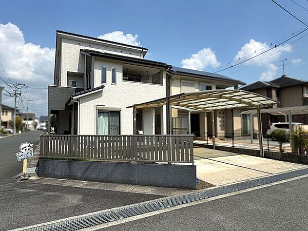 南西角地を活かし、陽当たり良好な立地です。天気の良い日は陽光が敷地内に差し込みます♪