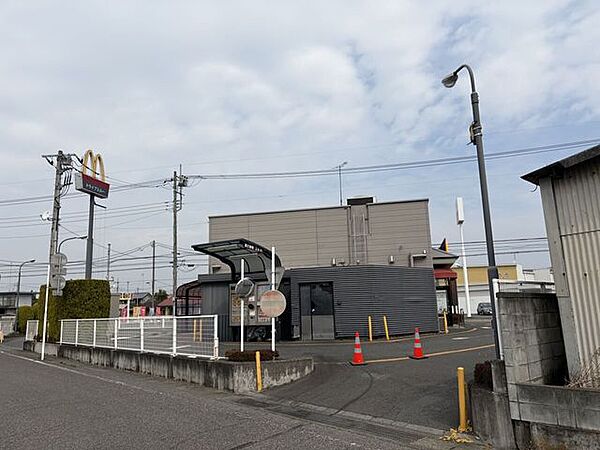 マクドナルド　354大泉店 370m