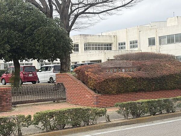 大泉町立東小学校 370m