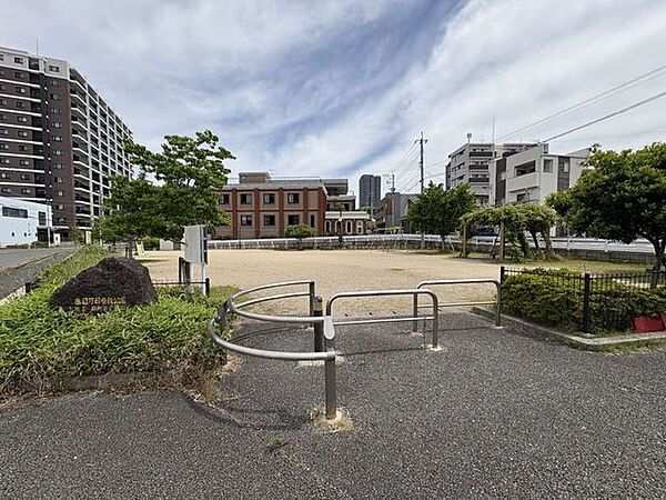 春日万日屋敷公園 940m