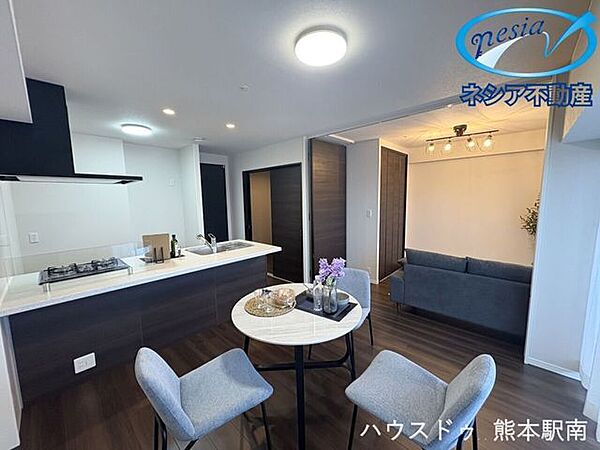 ■リビング14帖・南東向きで陽当たりも良好です。・ペット飼育も可能です。