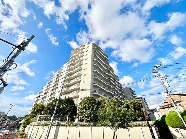 安心感のある総戸数273戸の大規模マンション。
