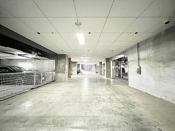 駐車場（25、000円/月～35、000円/月）※空き状況は担当者までお問い合わせください