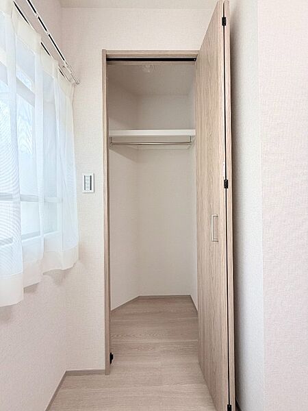 洋室（約4.0帖）クローゼットの付いたお部屋です。