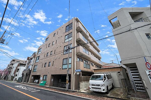 平成6年8月築「新耐震基準」のマンションです。