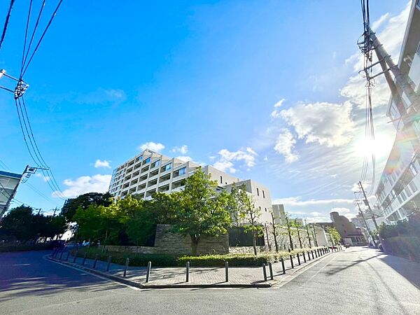 買い物施設が充実の便利な住環境です！