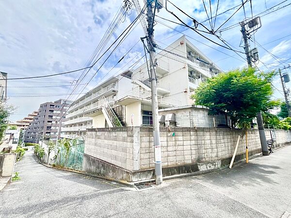 安心感のある総戸数「105戸」の大規模マンションです。