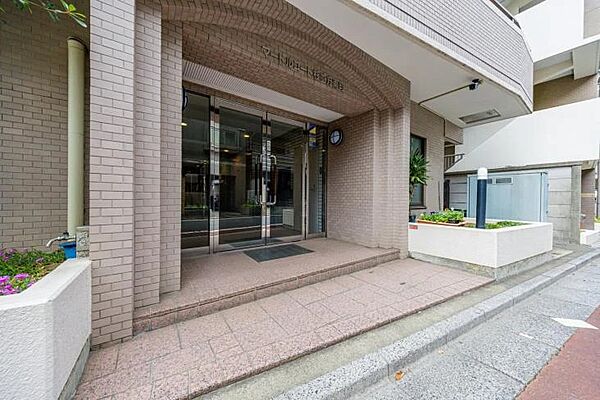 エントランス／宅配ボックス完備のため外出時にも荷物を受け取ることが可能です。