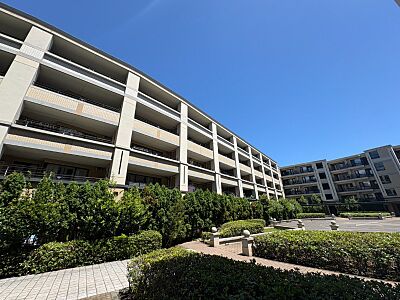外観:重厚感のある外壁タイル貼りのマンションです。 外観:重厚感のある外壁タイル貼りのマンションです。