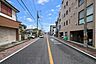その他：「本牧桜道」沿いのマンション。春になると見事な桜のトンネルとなり、散歩をする人やドライブ中の人々を楽しませてくれます！