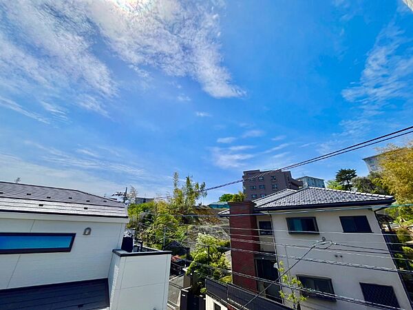 緑豊かな景色を望める眺望良好のお部屋です。