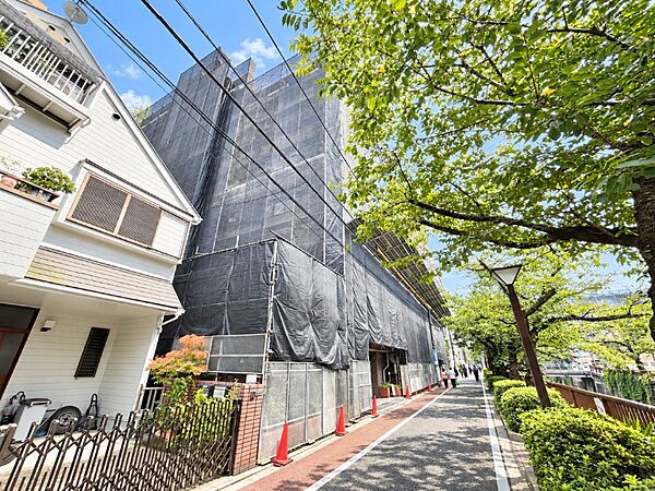 都会的で洗練された街「中目黒」に佇む平成築マンション！