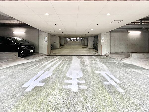 【共用部分】駐車場（平置き）