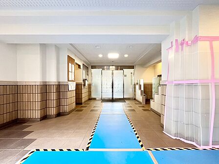 住まいの第一印象を決めるエントランスホール。清潔感もあり、管理の良さがうかがえます。