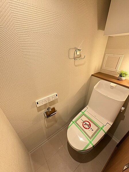 快適にご利用いただける温水洗浄便座付きトイレです。
