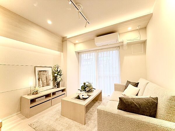 お好みの照明を設置して、様々なテイストのお部屋に変身させるのもオススメです！