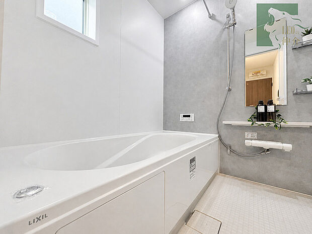 洗練されたグレートーンが調和する、心落ち着くプライベートな空間で日々の疲れを癒やします。