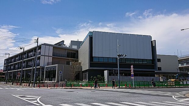 谷津小学校(890m)