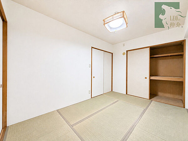 心地よい畳の香りが広がる、心身ともにリラックスできる和やかな空間。