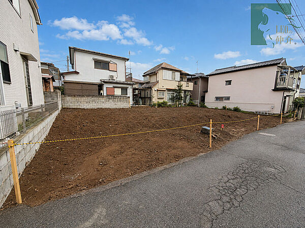 青空が広がり心地よい風が通り抜ける開放的な敷地です