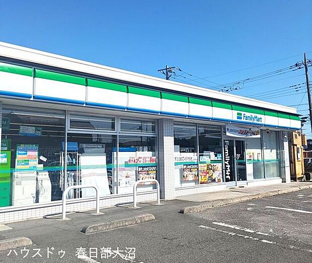 ファミリーマート春日部増富店 690m