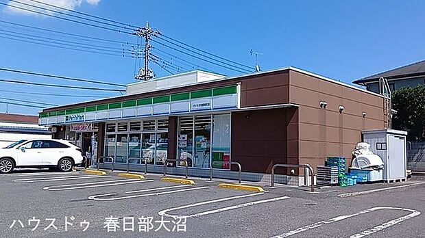 ファミリーマート岩槻城町店 330m