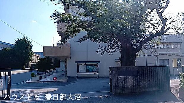 岩槻小学校 920m
