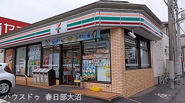 セブンイレブン千間台東店 820m