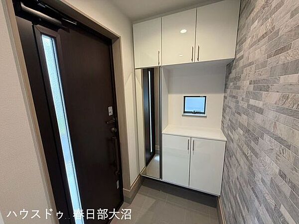 玄関を拡大表示