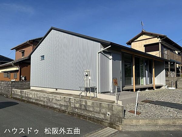 西から東に向かって撮影