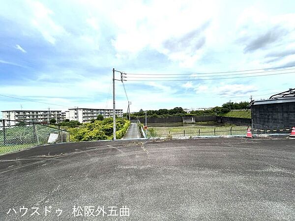 西から東に向かって撮影