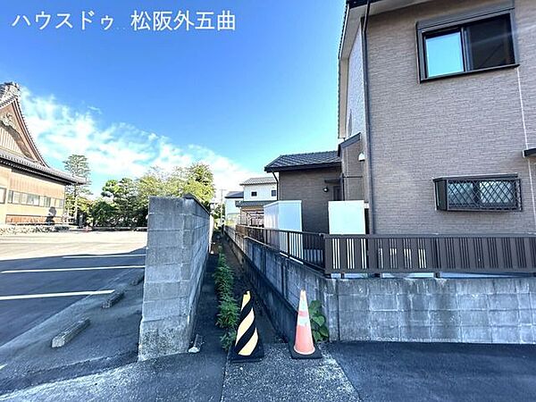 北東となり　との境界北西から南東に向かって撮影