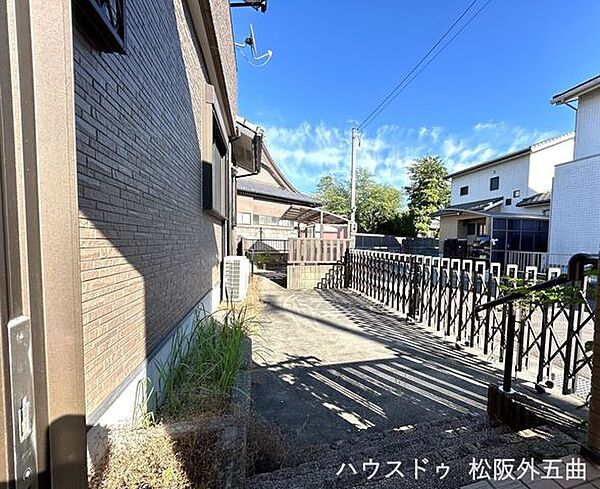 西から東に向かって撮影