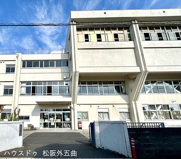 新町 小学校 1240m