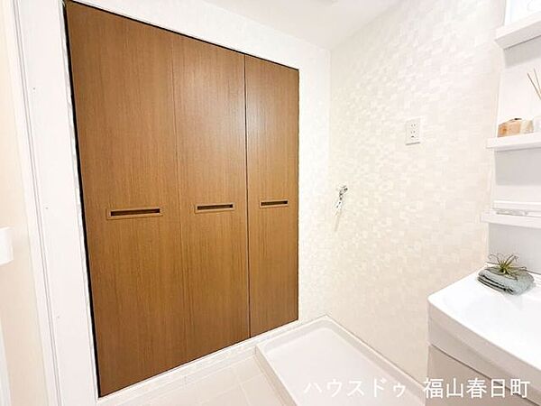 収納力のある洗面化粧室で、すっきりとした空間を保てます。