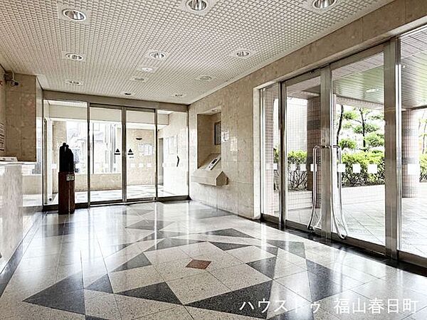 上質な暮らしを演出するエントランス空間。