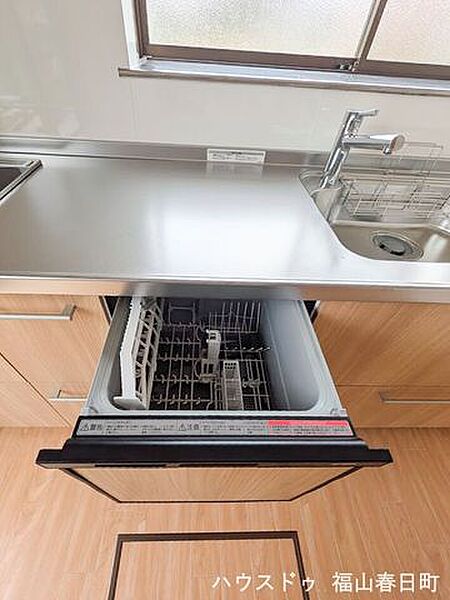 奥様にうれしい食洗浄乾燥機つき！