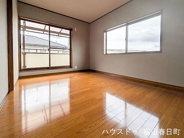 窓が大きく明るい印象です！