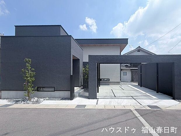 カーポートも広く車3台も可能です!