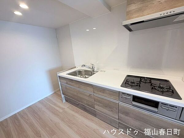 ■料理上手になれるキッチン■広いシンクと作業スペースで、本格的な料理も思う存分楽しめます。