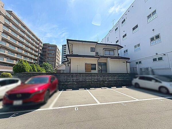 北側が駐車場のため開放感があり通風良好です♪